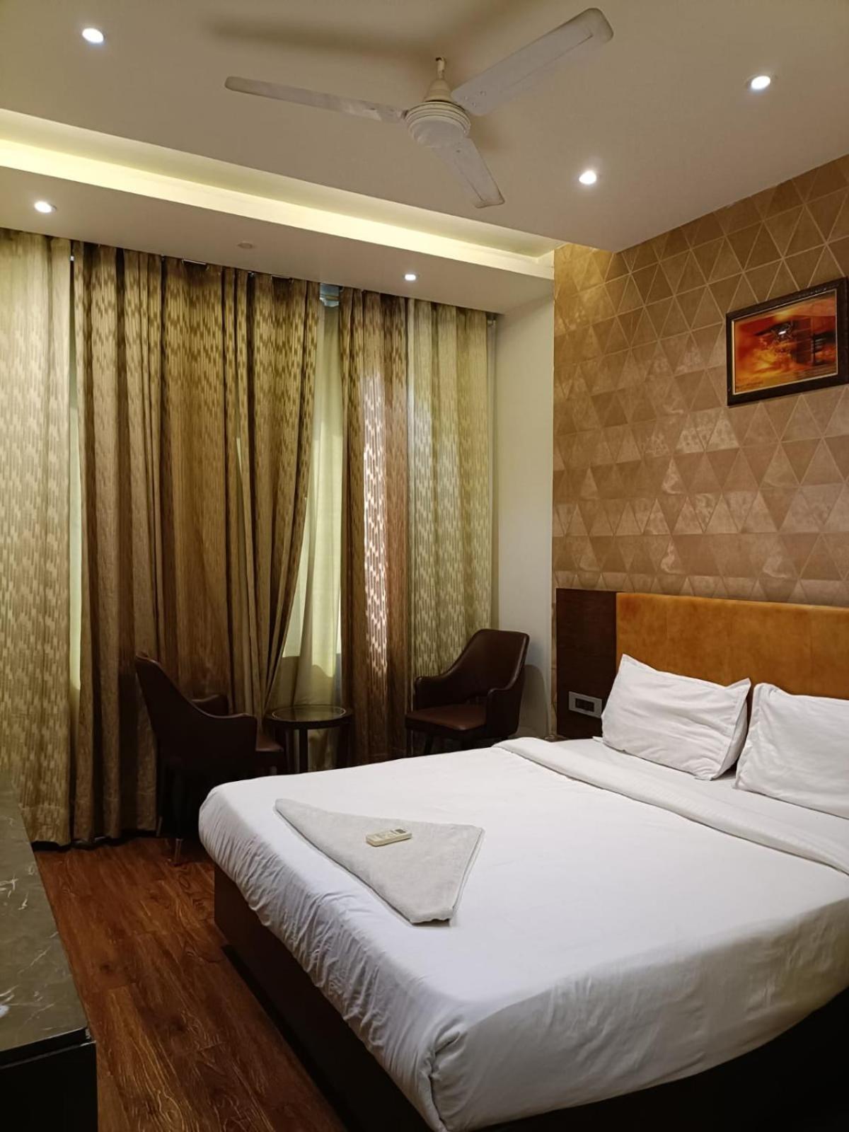Hotel Parklane Agra (Uttar Pradesh) Kültér fotó